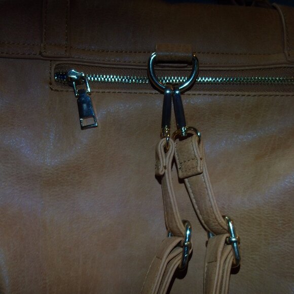 NWOT- MMS Design Studio Loretta Messenger Backpack Leather - Picture 3 of 4